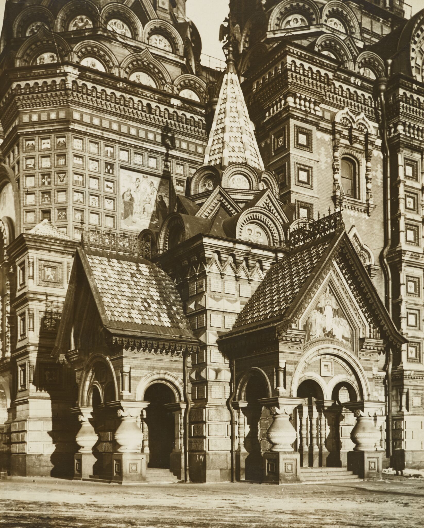 Храм Воскресения Христова «Спас на Крови». Южное крыльцо. Ленинград, Leonid Andreevsky, 1934