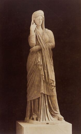 Фотография. Скульптура Pudicizia (Скромность), римская копия  с греческого оригинала