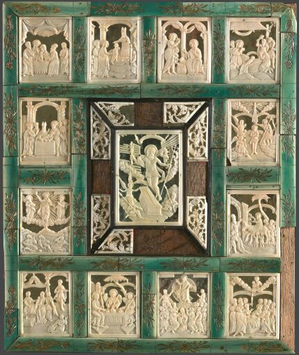 Воскресение в окружении 12 клейм праздников 