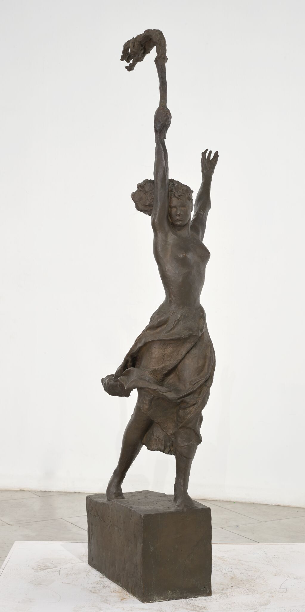 Девушка с факелом, Ivan Shadr, 1937