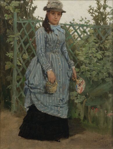 Дама в голубом на фоне изгороди