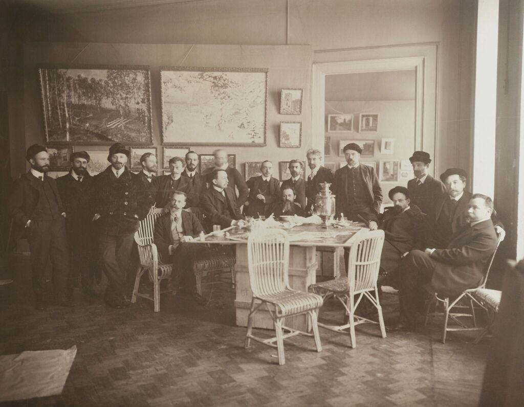 Союз русских художников. На выставке в доме Художественного общества на площади храма Христа Спасителя